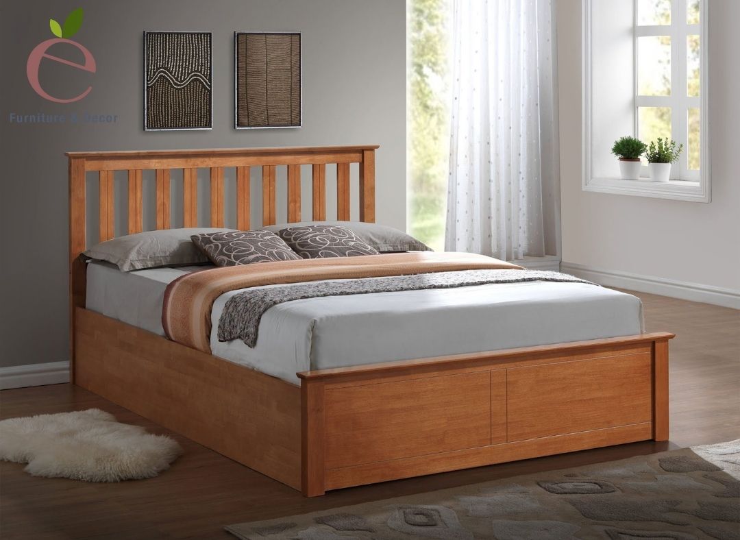 Giường ngủ cổ điển được chế tác từ gỗ xoan đào quý hiếm